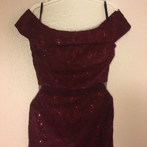 Maroon Fitted Prom Dress